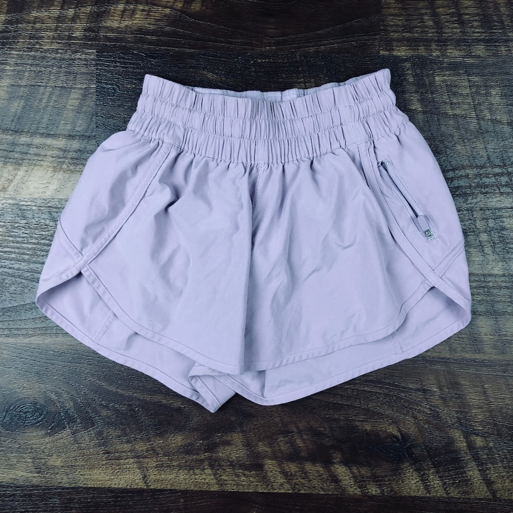 EUC Lululemon Tracker Short V *4" Violetta Lavende